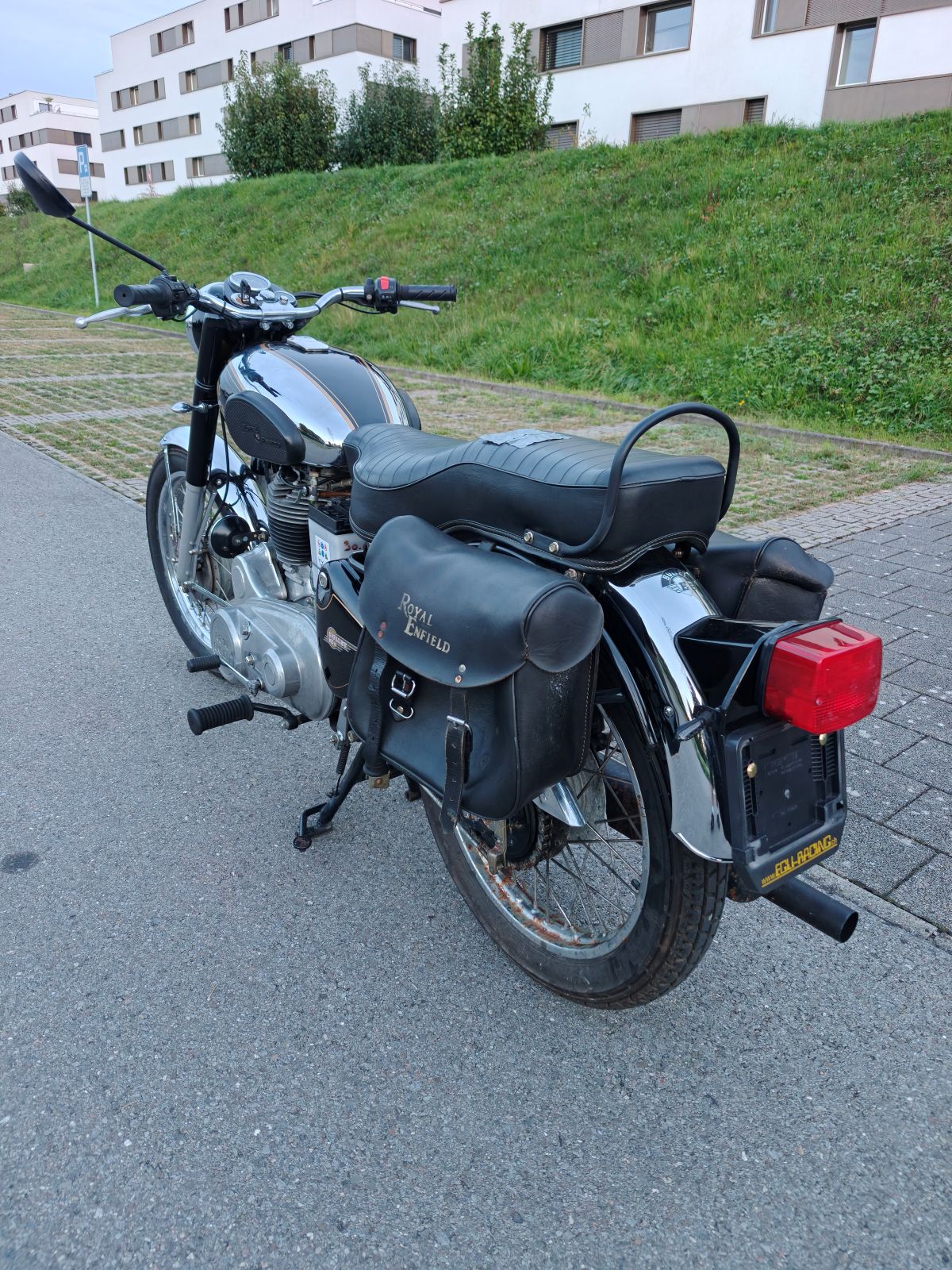 3 3